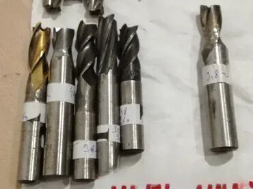 Ostali uređaji: Glodalo 9mm, 9,5mm, 9,6mm, 9,8mm Cena je po komadu Neka glodala su — 13