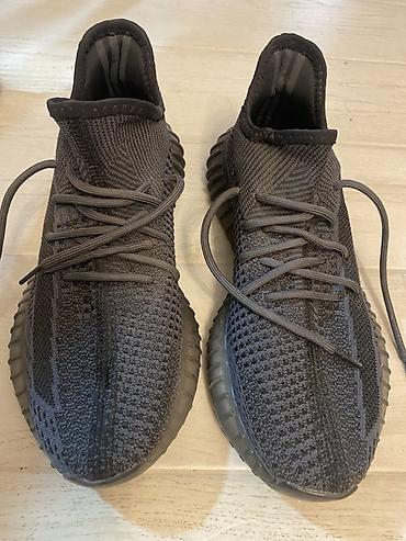 nike comand: Patike YEEZY– crne sportske/urbane sa pletenim gornjištem Broj 45 — 2