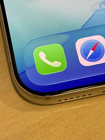 iphone xe: IPhone 15 Pro, Natural Titanium, Face ID — 6
