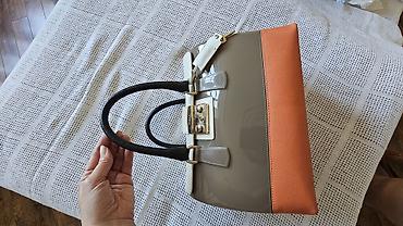 frida aksesuar sirketi: FURLA qadın çantası - Model: əl çantası, üst qapaqlı və metal kilidli — 7
