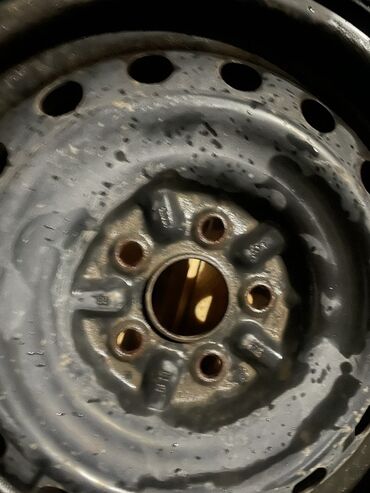 купить диск на машину: Темир Дисктер R 15 тешиктери - 5, Колдонулган