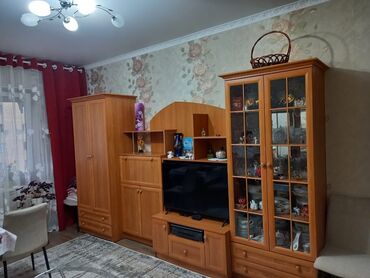Другие товары для дома: Продаю стенку,б/у в хорошем состоянии,длина 3 м 40 высота 2м. Цена