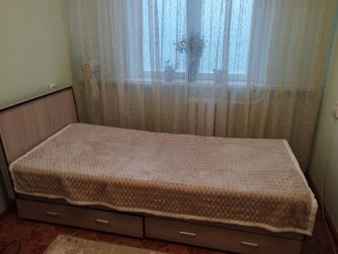 кровать с матрасом: Односпальная Кровать