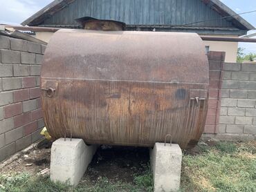 бу жыгач эшиктер: Бак, Металл, 5000 л, Өзү алып кетүү