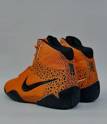 Krasofkalar və idman ayaqqabıları: Nike yüksəkboğaz basketbol krossovkaları – narıncı/qara rəng sxemi - — 3