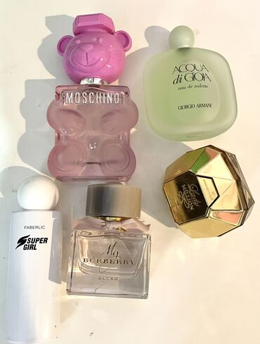 cool girl parfüm qiymeti: 1)Original moschino bubblegum duxusu 230azn alinib 30%işlenib