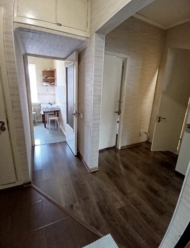 квартира на доме торговли: 2 комнаты, 52 м², 105 серия, 4 этаж, Старый ремонт