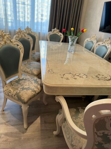 Masalar: Qonaq otağı üçün, İşlənmiş, Kvadrat masa, 8 stul