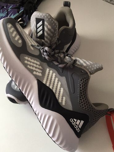 спортивный купальник с шортами: Мужские кроссовки, 38, Adidas, Новый, цвет - Серый, Платная доставка