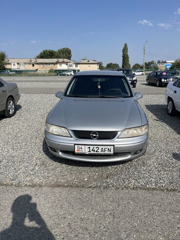 Транспорт: Opel Vectra: 2001 г., 1.8 л, Механика, Бензин, Седан