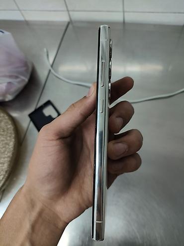 aple woth: Samsung Galaxy S23 Ultra, Б/у, 256 ГБ, цвет - Белый, 1 SIM, eSIM — 4