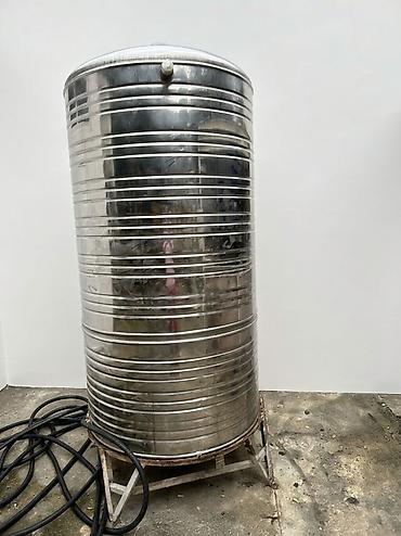 водяной бак: Бак, Нержавеющая сталь, 1500 л. л, Б/у, Самовывоз, Бесплатная доставка, Платная доставка — 1