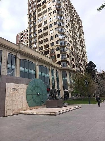 nesimi rayonu: 28 May, 3 otaqlı, Yeni tikili, m. 28 may, 164 kv. m — 2