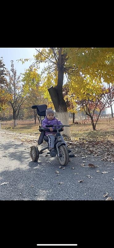 детский набор: Отдам БЕСПЛАТНО Детские одежды бусы янтарь и много детских вещей — 1