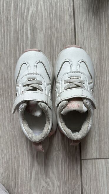 детские белые кроссовки: Кроссовки в отличном состоянии