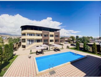 Отели и хостелы: Продается действующий отель Асман в селе Бостери. 12 номеров класса — 12