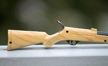 Upaljači i prateća oprema: Upaljač u obliku puške / karabina24,5 cm. Upaljač u obliku puške/ — 12