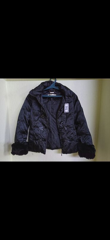 Демисезонные куртки: Куртка женская, деми сезонная (НОВАЯ) размер где то 46 на рост 165 см