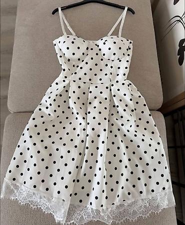 moda piu: Haljina na bratele sa korpičastim gornjim delom i A-krojem. - Klasični — 2
