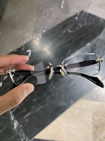 фотохромные очки купить: Фотохромные очки Cartier •В помещении они прозрачные •На улице