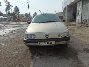volkswagen passat афто: Volkswagen Passat: 1988 г., 1.8 л, Механика, Бензин, Седан