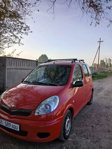 Toyota: Toyota Yaris: 2001 г., 1.3 л, Автомат, Бензин