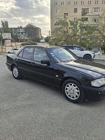 mercedes c63: Mercedes-Benz C-Class: 2.4 l | 1999 il Sedan — 6