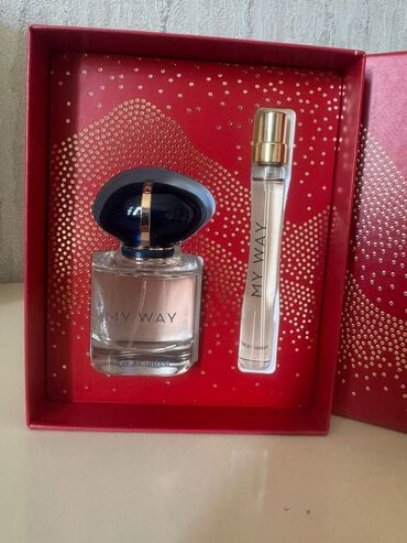 Ətriyyat: Giorgio Armani-dən olan "My Way" ətir dəsti. Dəstdə 30 ml həcmində