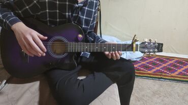чехол для гитары: Продаю гитару, качество 8/10купил хотел научиться потом пропало
