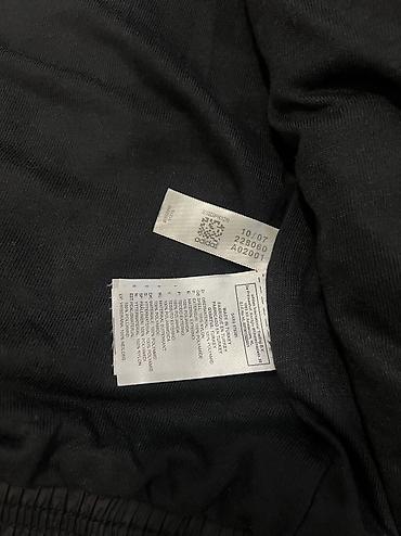 Kişi geyimləri: Orginal Adidas. 2-3 dəfə geyinilib. Təzə kimidir. 120$ alınıb. Unisex — 2