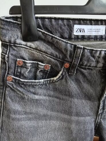 zlatne pantalone: Klasične farmerice ravnih nogavica ZARA, vel. 38,sastav:100%pamuk,nove