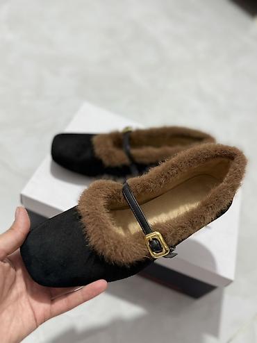 Dəstlər, kostyumlar: Qadın üst geyimləri dəsti 1) Qara qısa jaket - Model: asimmetrik ön — 26