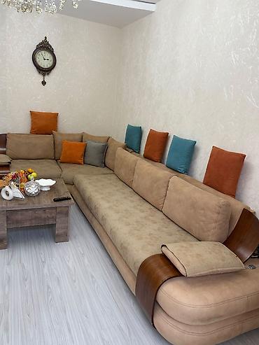 Divan satılır 440₼. Açılmır bazası yoxdur.Ünvan