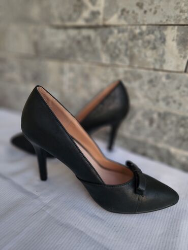 Salonke: Salonke, 38 — 9