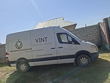 витринные полки б у: Грузовой фургон Mercedes‑Benz Sprinter (длинная база, высокий кузов) — 3