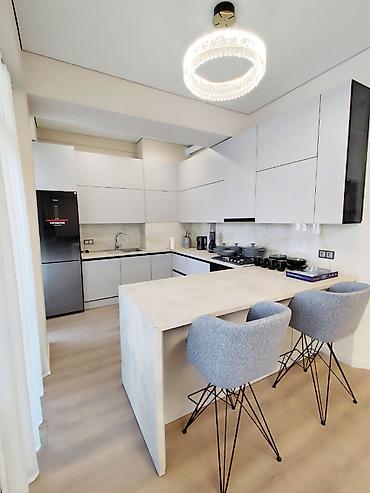 Долгосрочная аренда квартир: 3 комнаты, Собственник — 8