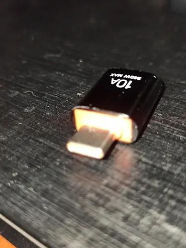 kontakt notebook: USB-A ↔ USB‑C Güc Adapterləri (10A, 240W MAX) Kompakt çevricilər: - — 8