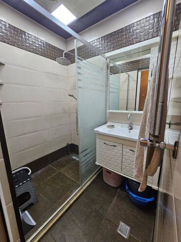 Uzunmüddətli kirayə mənzillər: Sumqayıt ş. 17 mkr. 5 mərtəbəli binanın 1 - ci mərtəbəsi, 4 otaq tam -da lalafo.az — 12 Uzunmüddətli kirayə mənzillər: Sumqayıt ş. 17 mkr. 5 mərtəbəli binanın 1 - ci mərtəbəsi, 4 otaq tam — 12