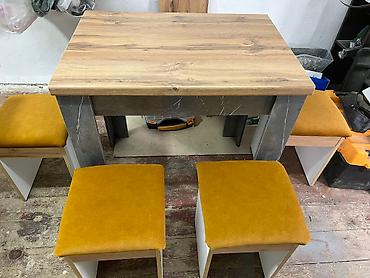 Продаю кухонный стол в комплекте 4 отличные табуретки с супер мягкими — 1