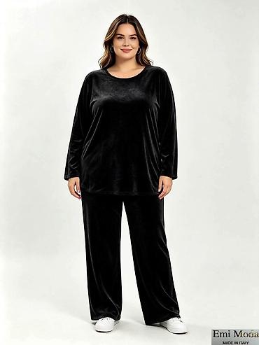 Plisani kompleti za punije dame Cena: 3500 dinara V. L xl 2xl 3xl — 4