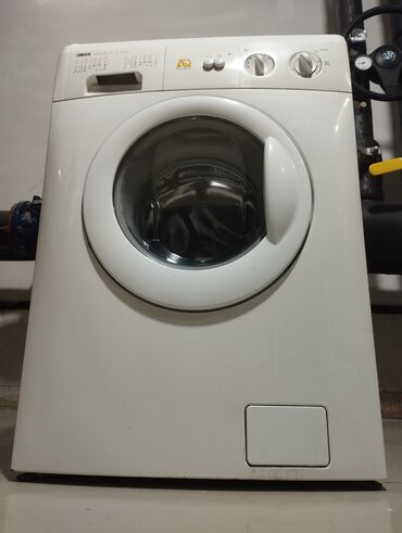 Стиральные машины: Стиральная машина Zanussi — 8