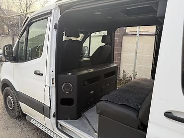 Легкий грузовой транспорт: Легкий грузовик, Mercedes-Benz — 8