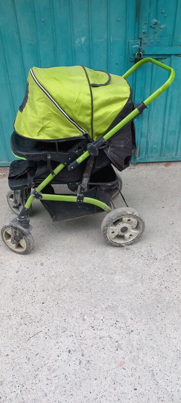 квадрацикл детские: Коляска, цвет - Зеленый, Б/у