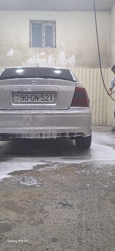 opel omega: Opel Vectra Sport sedan, gümüşü rəngdə avtomobil. Ön, arxa kamera — 5