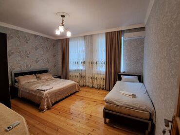 Günlük kirayə evlər: 90 kv. m, 3 otaqlı — 15