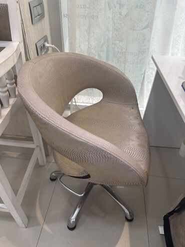 Salon, tibbi kreslolar: İşlənmiş, Saş kəsimi kreslosu