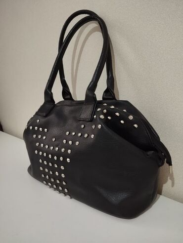 Çantalar: Sumka əsil dəridən 2, 3 dəfə işlənib təzədən secilmir — 2