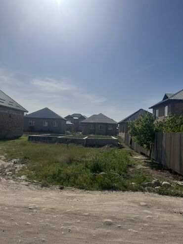 дом на иссык куле купить: 4 соток, Курулуш, Кызыл китеп