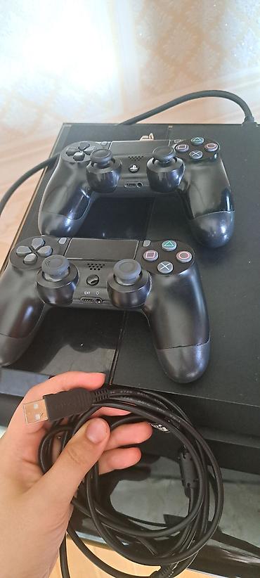 ps4 usb kabel original: Sony PlayStation 4 (PS4) oyun konsolu komplekti Komplekt: - PS4 — 1