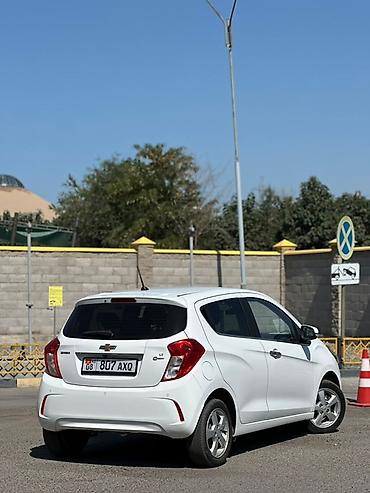 spark 2020: Chevrolet Spark: 2017 г., 1 л, Вариатор, Бензин, Хэтчбэк — 4